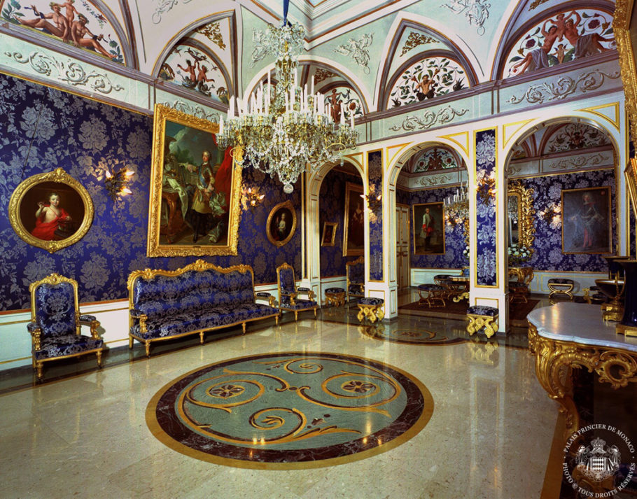 O Blue Salon dentro do Palácio do Príncipe de Mônaco