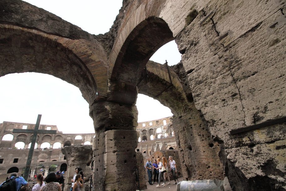 Coliseu impressiona pela sua majestosa e imponente construção