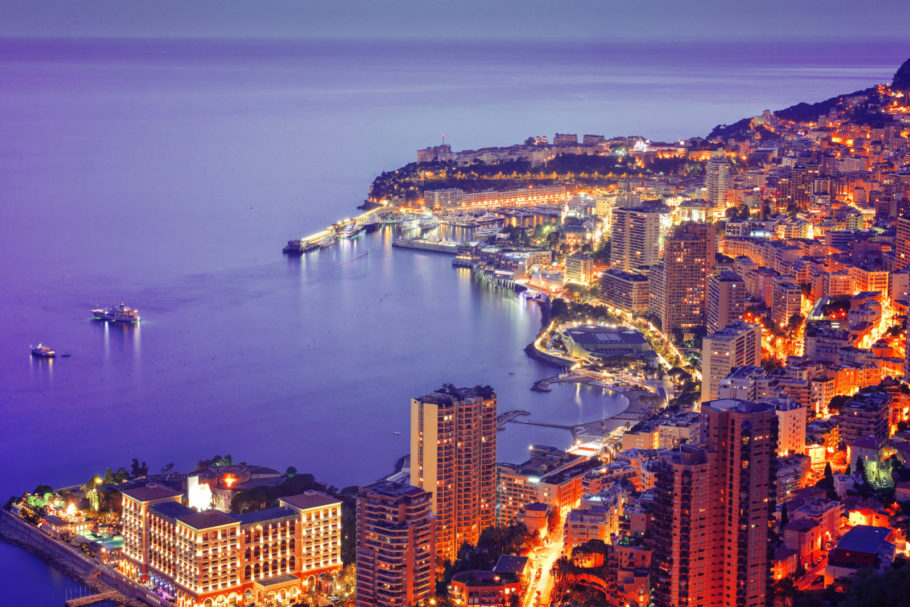 Mônaco tem apenas 2 km² de área e é o segundo menor país do mundo
