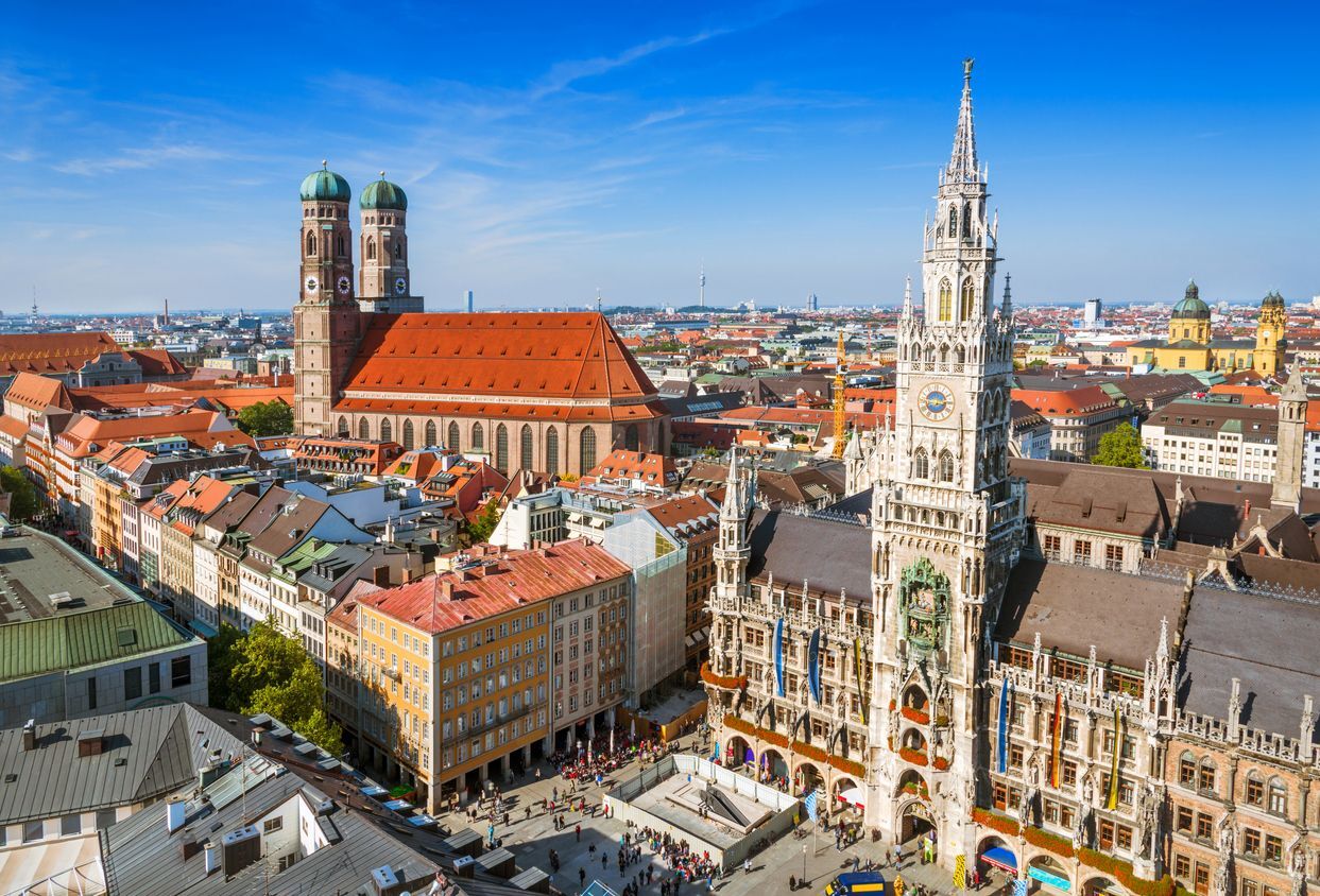 Vista da Marienplatz, em Munique, na Alemanha; Air Europa tem passagens aéreas em promoção