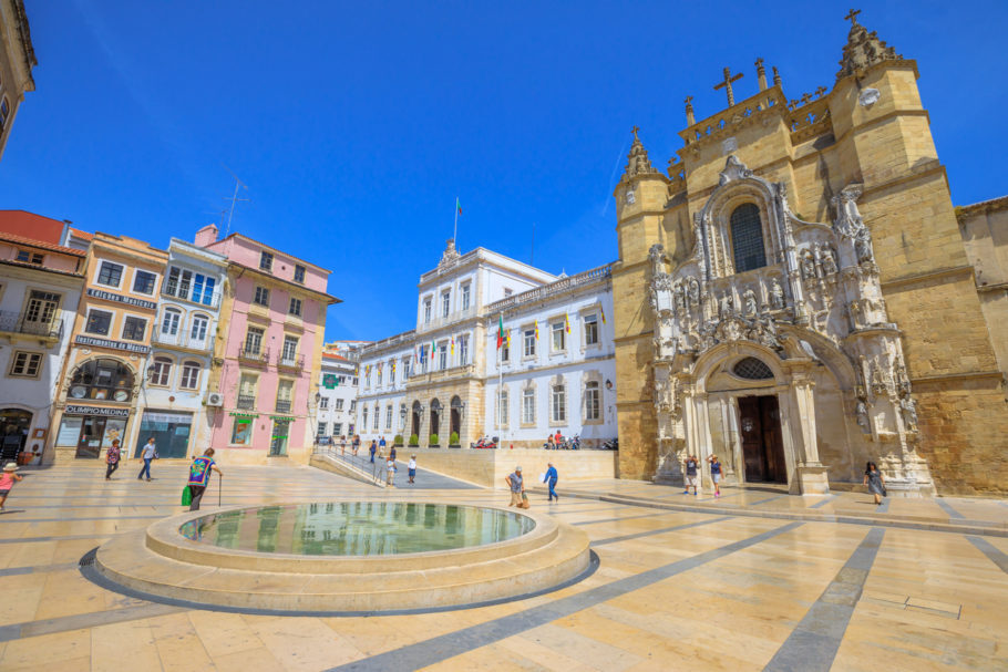 Monastério e a igreja de Santa Cruz, no centro histórico de Coimbra, no Centro de Portugal