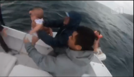 Bebê de nove meses é resgatado após temporal em Ilhabela (SP) naufragar barco