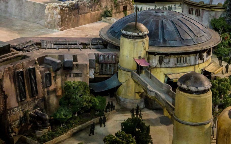 Com mais de 50 mil m² cada, o Star Wars: Galaxy’s Edge é a maior expansão com tema único da Disney