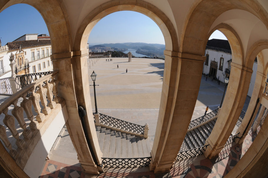 Universidade de Coimbra, um dos cartões-postais da cidade portuguesa