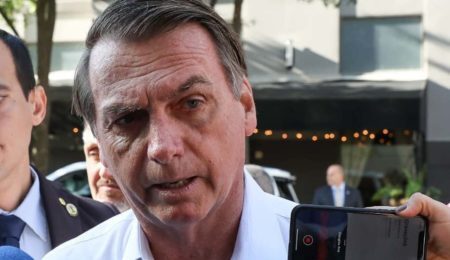 Bolsonaro diz ser “homemfóbico” ao escolher primeira reitora da UFRJ