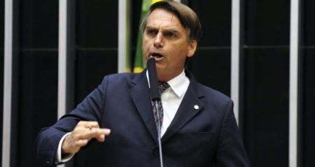 Bolsonaro comete assédio moral contra jornalista da Folha nos EUA