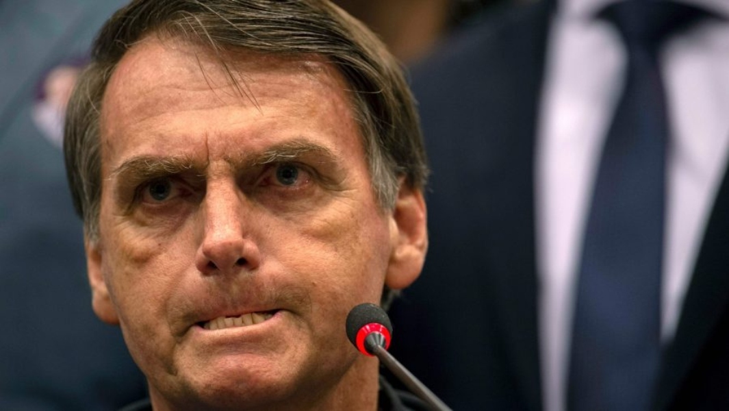 Em editorial, Folha diz que Bolsonaro é incapaz de governar