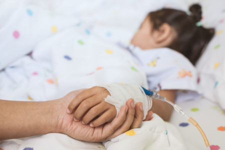 A fake news sobre MMS ou dióxido de carbono, associado à cura do autismo, tem levado crianças a serem hospitalizadas