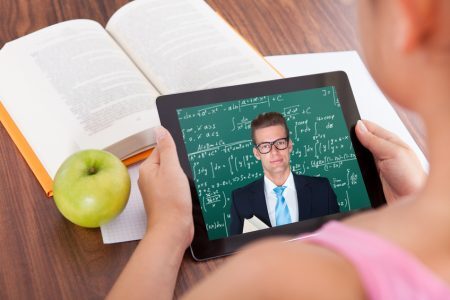 Aulão gratuito de física, química, biologia, matemática acontece nesta quinta