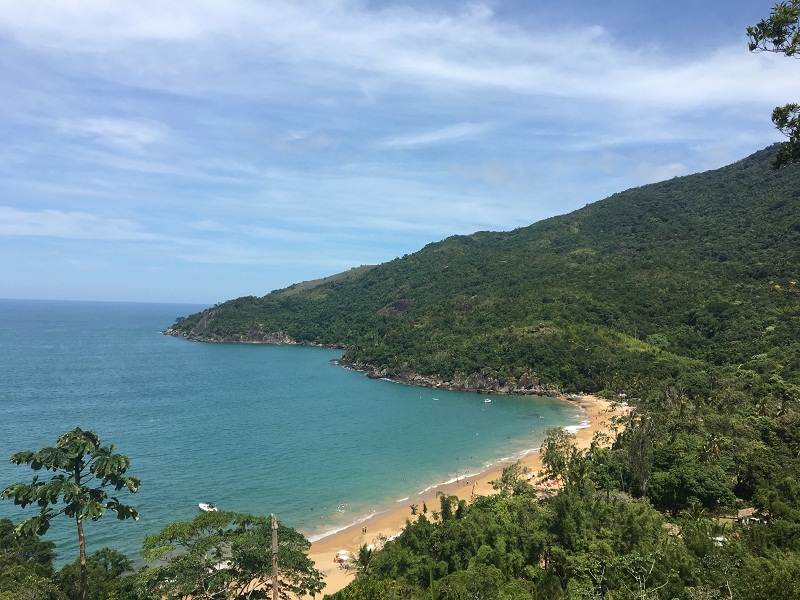 Na estrada de terra para a Praia do Jabaquara tem um mirante: pare! Você não vai se arrepender!