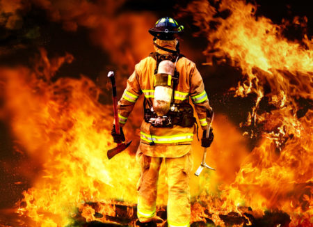 Heróis da vida real, bombeiros estão entre as profissões mais admiradas do mundo