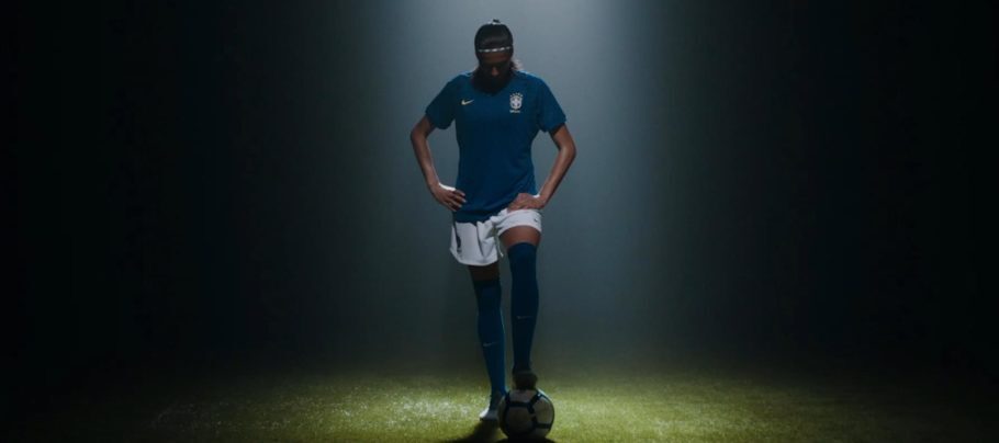 A jogadora de futebol Andressa Alves em campanha da Nike