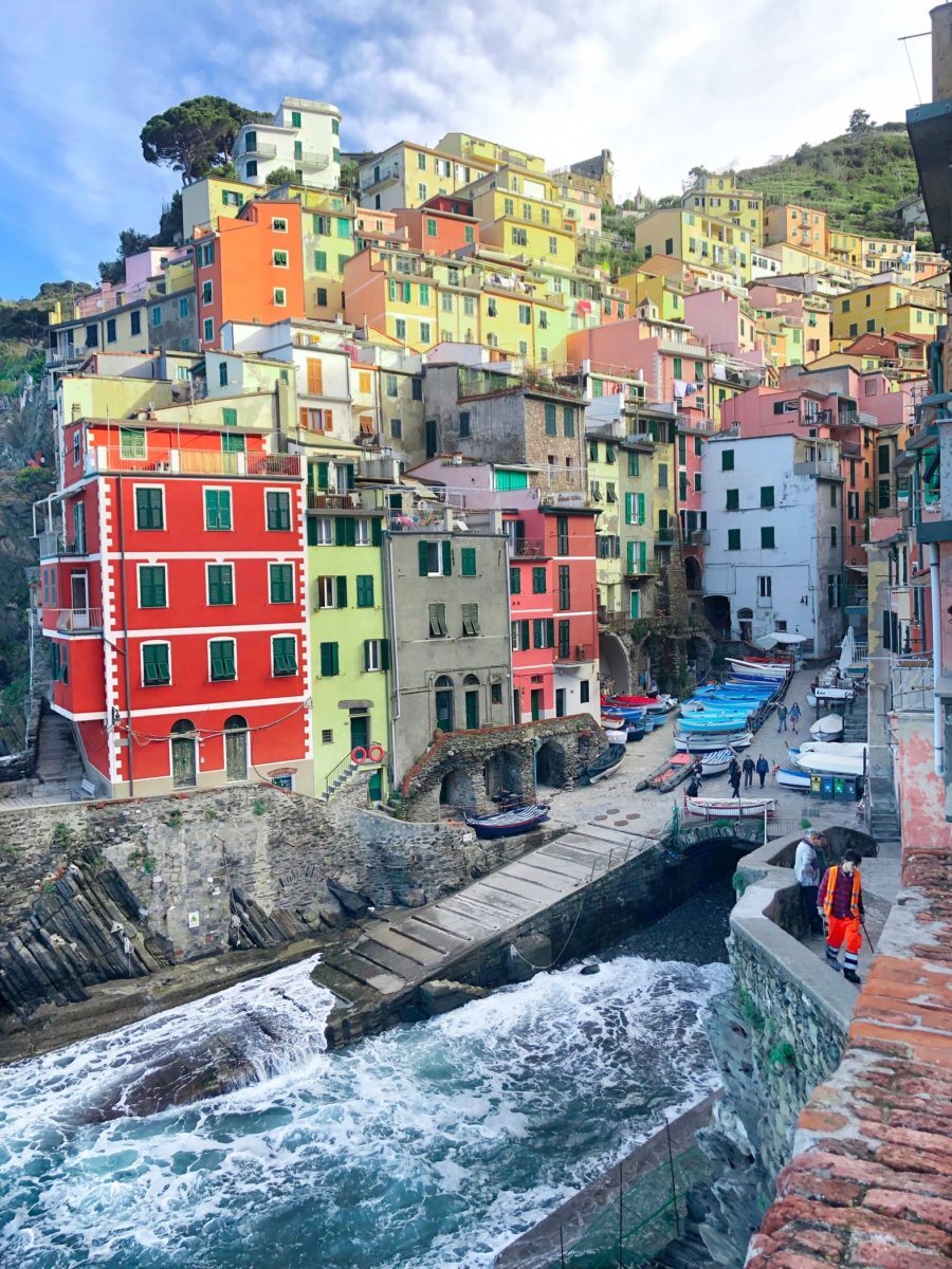 Vista do vilarejo de Riomaggiore, um dos que compõem a região de Cinque Terre