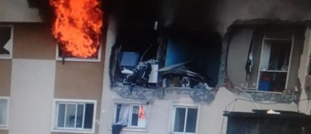 Um apartamento pegou fogo no bairro Água Verde, em Curitiba