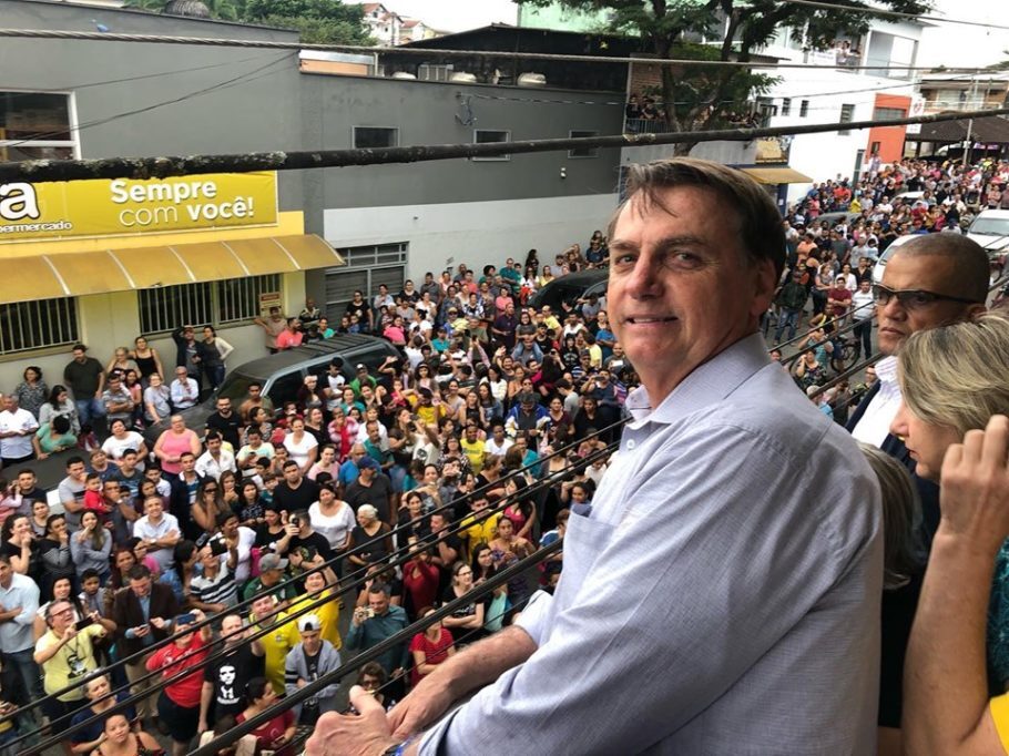 Multidão recebe o presidente Jair Bolsonaro em Eldorado (SP), cidade onde  foi criado