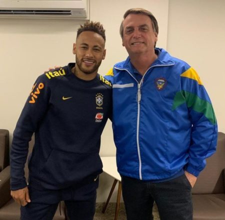 Jair Bolsonaro visita Neymar em clínica e publica em redes sociais