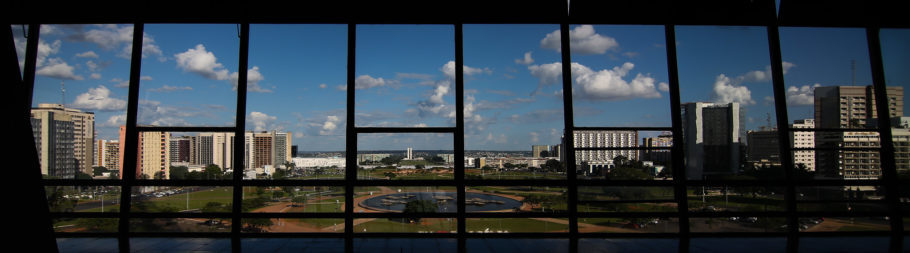 Vista da Esplanada dos Ministérios a partir do Congresso Nacional, em Brasília
