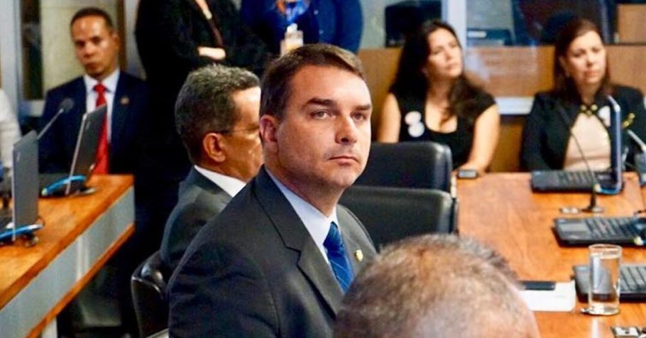 PM assessor de Flávio Bolsonaro aumenta patrimônio em 1000%