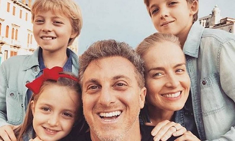 No Fantastico Luciano Huck Desabafa Sobre Grave Acidente Do Filho