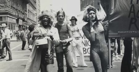 Marcha P. Johnson e Sylvia Rivera encabeçaram revolta no bairro Greenwich Village, em Nova York – (Observatório G – reprodução)