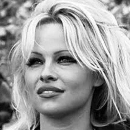 Pamela Anderson denuncia que sofreu abuso e chama ex de monstro