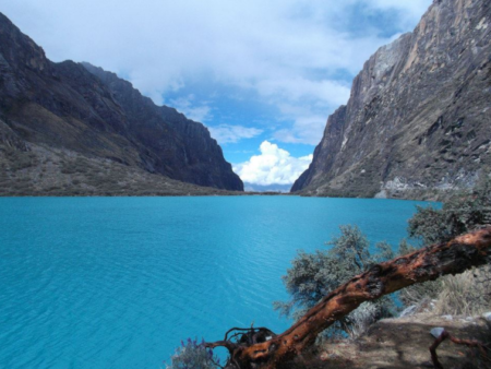 Vista da laguna Laguna Llanganuco em Huaraz, no Peru