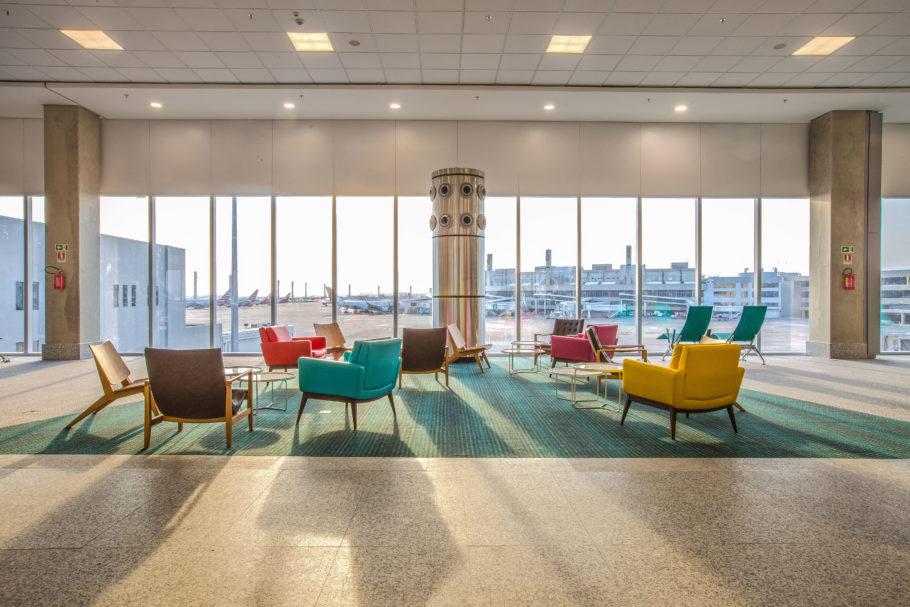 O aeroporto internacional Tom Jobim (RIOgaleão) também conta com opções variadas para quem quer utilizar o tempo livre com mais qualidade