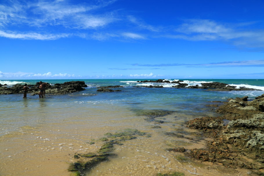 Cenários extasiantes da praia de Coqueirinho faz qualquer turista render-se e suspirar diante de tanta beleza e perfeição