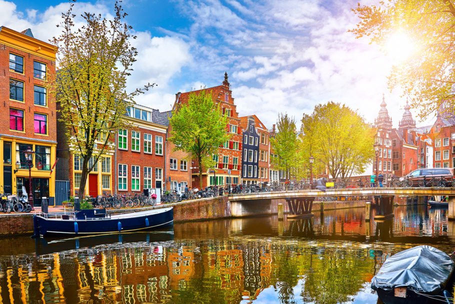 A prefeitura de Amsterdã vem adotado medidas contra o turismo de massa na cidade
