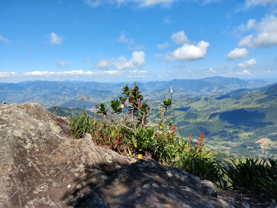  Vista da Serra da Mantiqueira a partir da Pedra do Baú