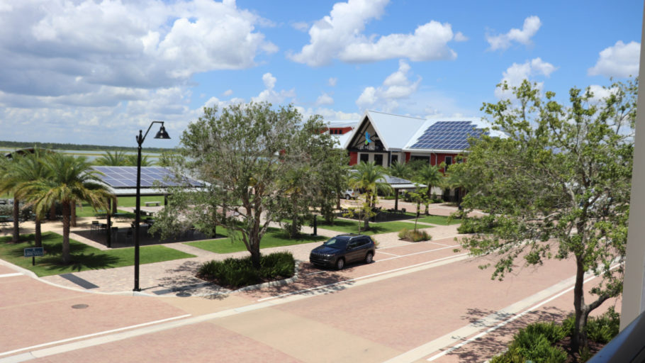 Todas as construções de Babcock Ranch têm placas solares e são certificadas por selo de sustentabilidade