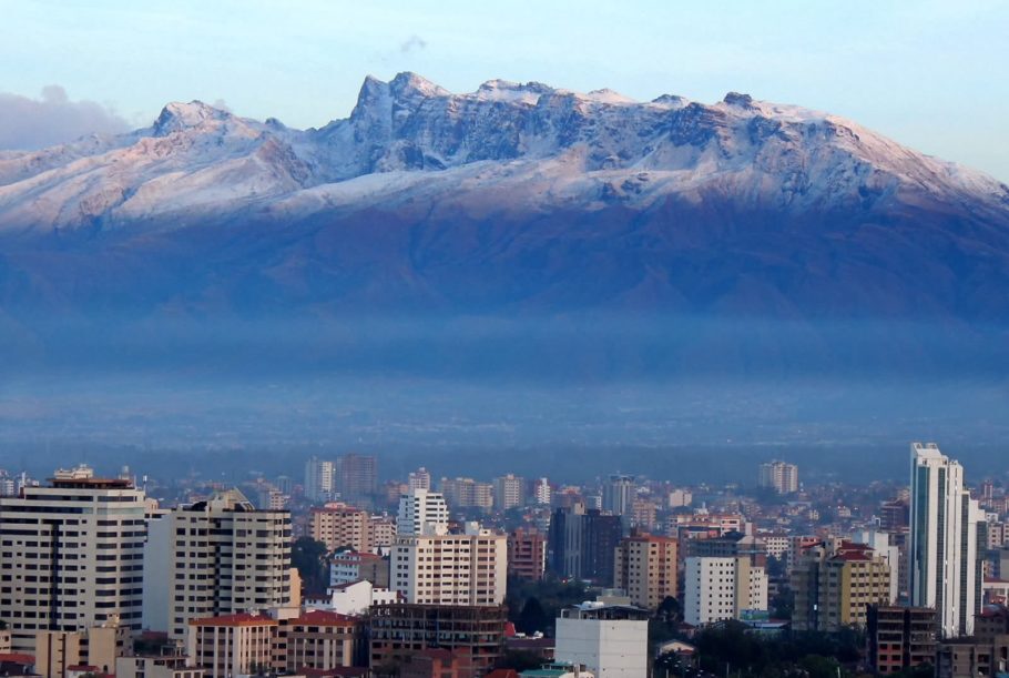 Vista panorâmica da cidade de Cochabamba, na Bolívia