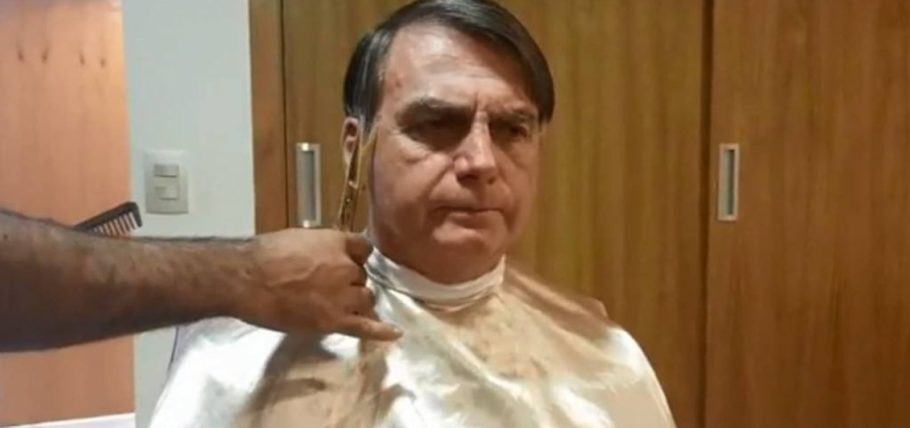 Bolsonaro fez a declaração durante uma live cortando o cabelo