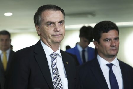 O presidente eleito Jair Bolsonaro e o ministro da Justiça, Sérgio Moro, durante visita ao Superior Tribunal de Justiça (STJ).