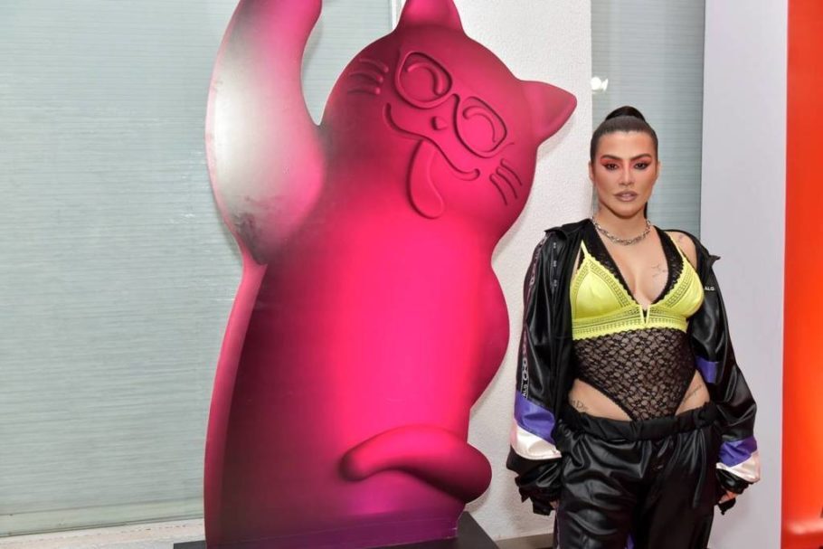 Internautas criticaram o look usado pela atriz Cleo Pires na cerimônia de premiação do MTV Miaw