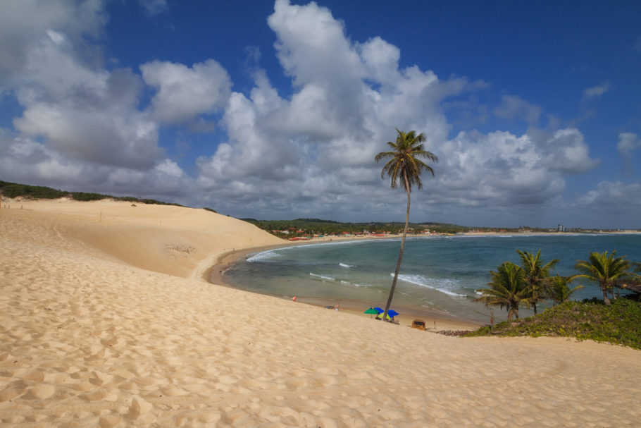 As dunas da praia de Genipabu, em Natal (RN); Nordeste é um dos destinos preferidos dos brasileiros para viajar nas férias de julho
