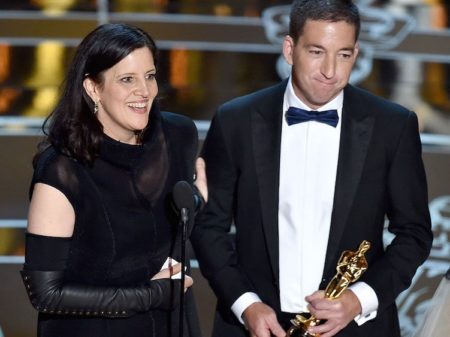 Glenn Greenwald recebendo o Oscar de Melhor Documentário em 2014