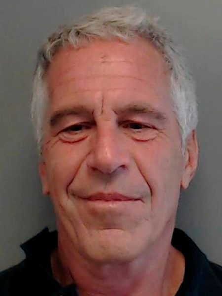 Epstein foi detido acusado de praticar sexo com menores de idade