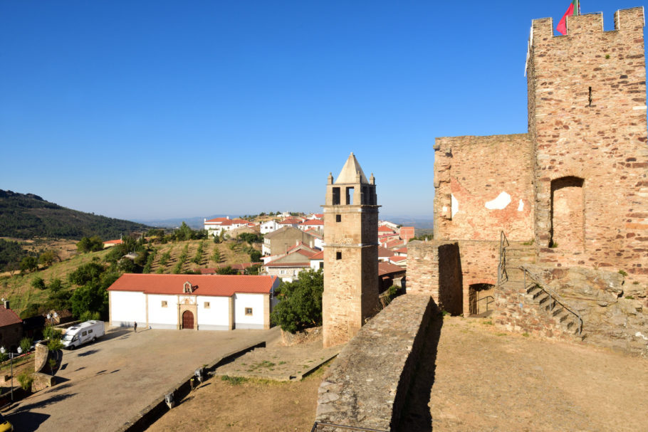 Vilarejo na região de Trás-os-Montes, onde o escritor José Saramago inciou sua viagem por Portugal em 1979