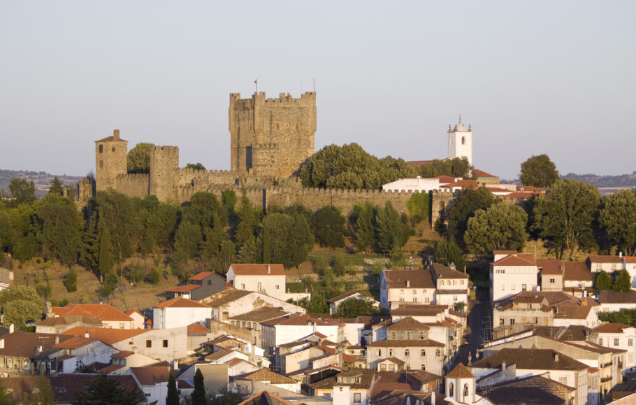 Vista do Castelo de Bragança,  na freguesia de Santa Maria