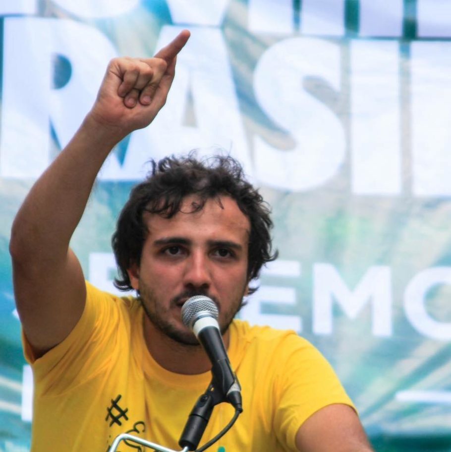 Renan Santos, coordenador do MBL, admite exageros do movimento