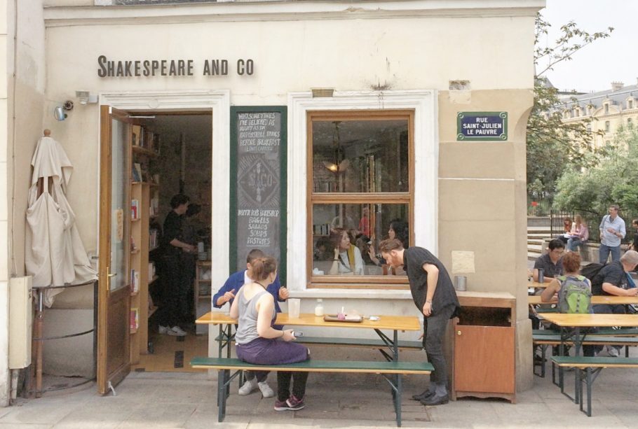 Fachada da livraria Shakespeare & Co, em Paris
