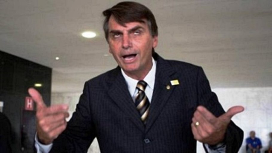 Ódio do filho Carlos, o Carluxo, contra Globo faz Jair Bolsonaro passar vexame