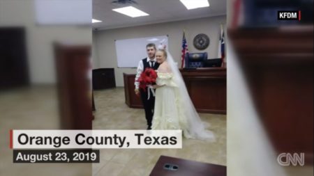 Casal morre em acidente minutos depois do casamento no Texas
