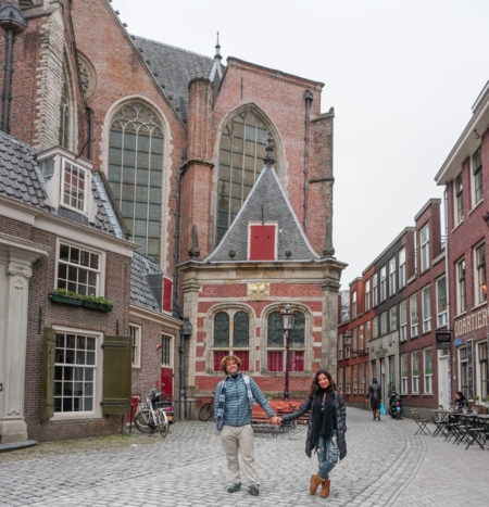 Onde Kerk: Red Light District, que guarda alguns dos prédios mais antigos de Amsterdã