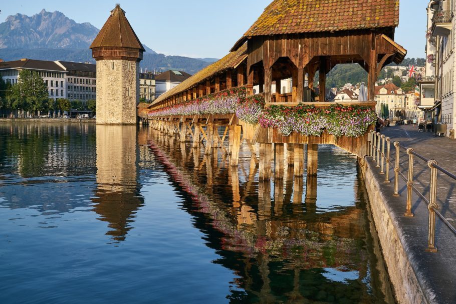 Lucerna recebe visitas de um dia, mas é excelente opção para se hospedar na Suíça