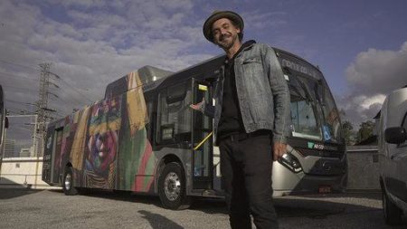 Kobra deixa sua arte impressa no transporte de SP