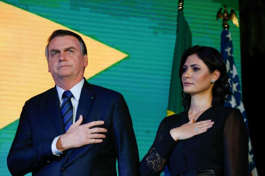 Bolsonaro questiona “ganho jornalístico” com a divulgação de crimes da família da primeira dama