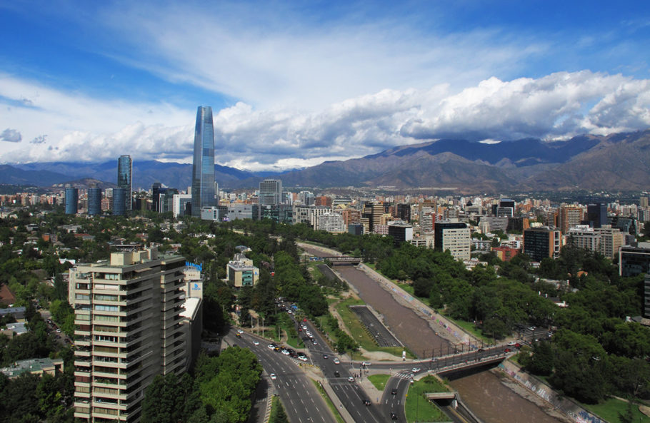 Vista da cidade de Santiago; capital chilena tem atraído cada vez mais o interesse dos brasileiros