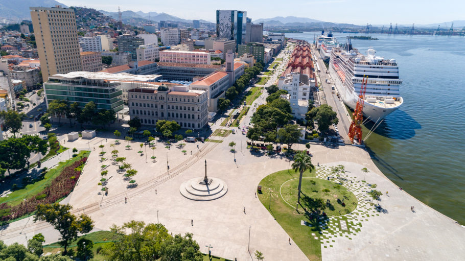 Vista panorâmica da Praça Mauá, no centro do Rio de Janeiro, que foi revitalizada